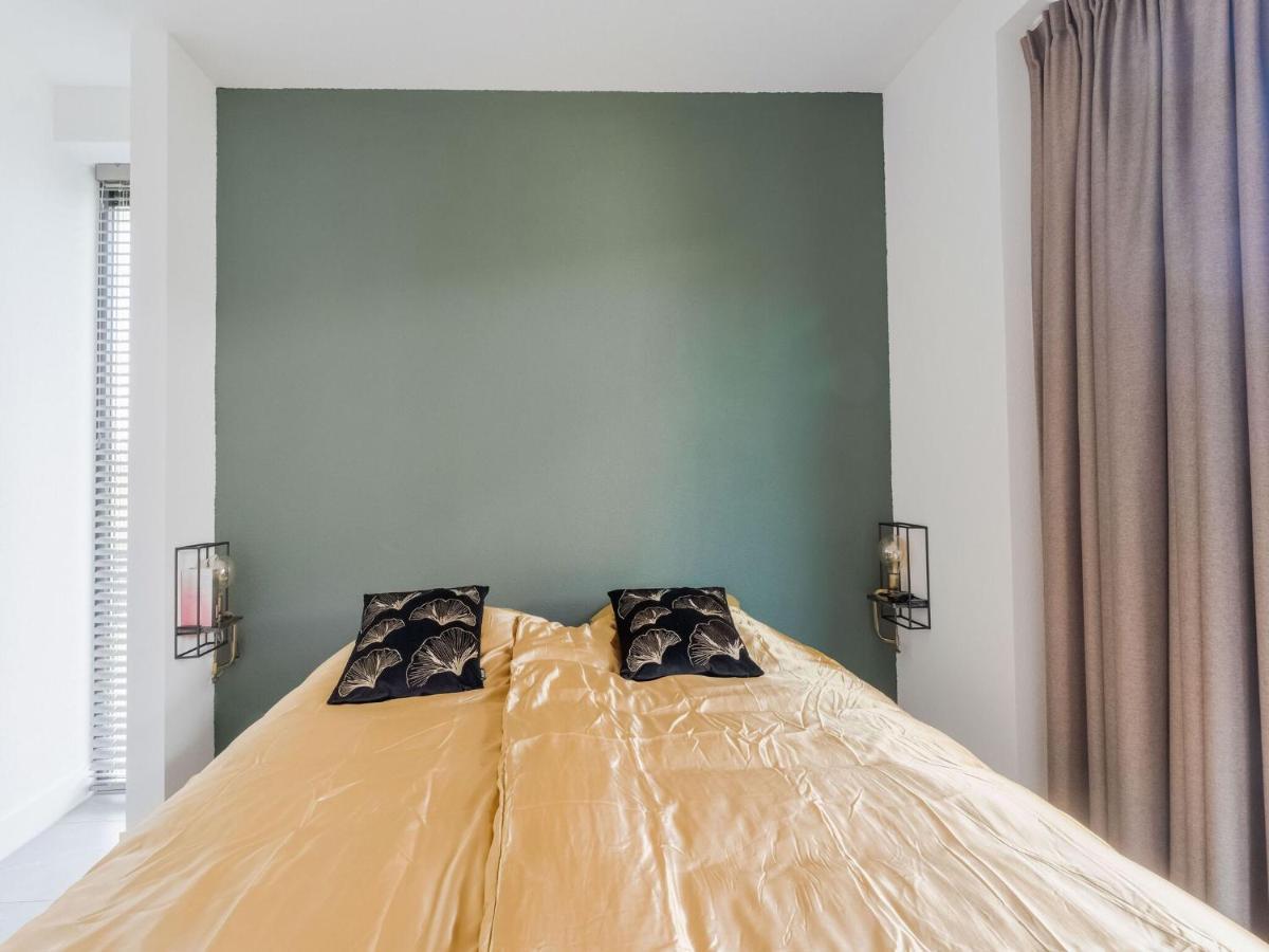 Swanky Villa In Zeewolde With Garden Kültér fotó