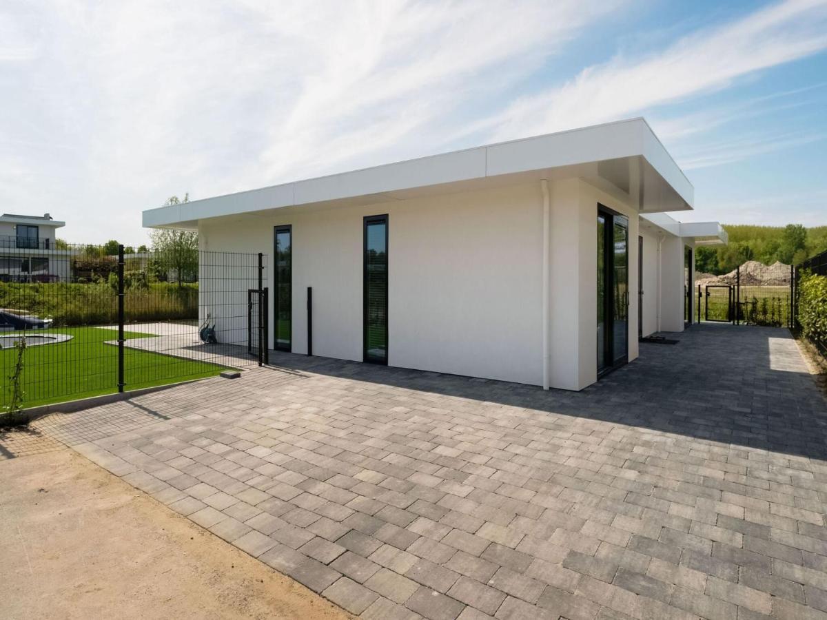 Swanky Villa In Zeewolde With Garden Kültér fotó